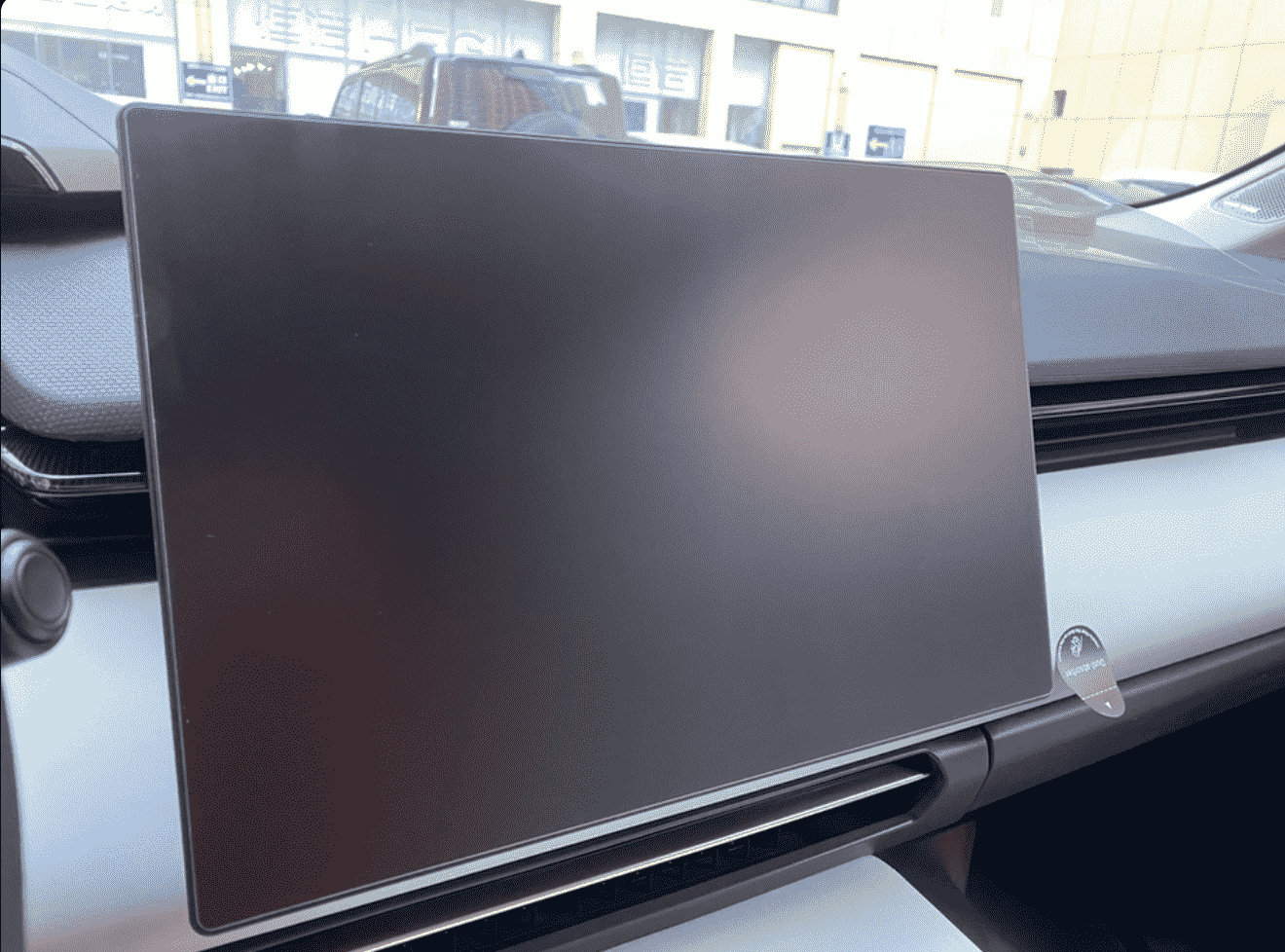 Xevaban.com ở 214 Giải Ph&oacute;ng l&agrave; đơn vị chuy&ecirc;n cung cấp phụ kiện oto, đồ chơi oto, phụ kiện lynkco 08, đồ chơi lynkco 08,&nbsp;xevaban, 214 giải ph&oacute;ng, k&iacute;nh cường lực lynkco 08, miếng d&aacute;n cường lực lynkco 08, k&iacute;nh cường lực m&agrave;n h&igrave;nh lynkco 08.